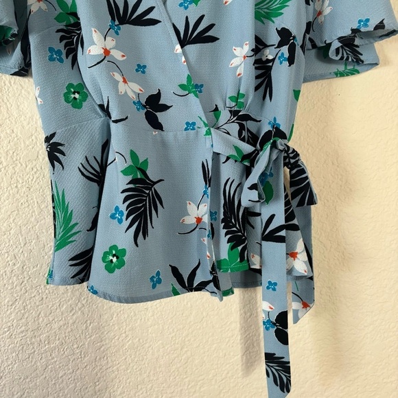 Monteau Wrap blouse Size Medium - Picture 4 of 9